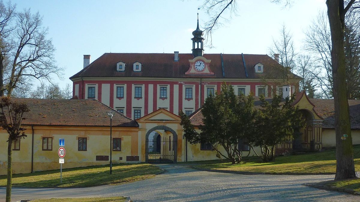 Malajský královský fond koupil zámek Protivín, který patřil Karlu IV.